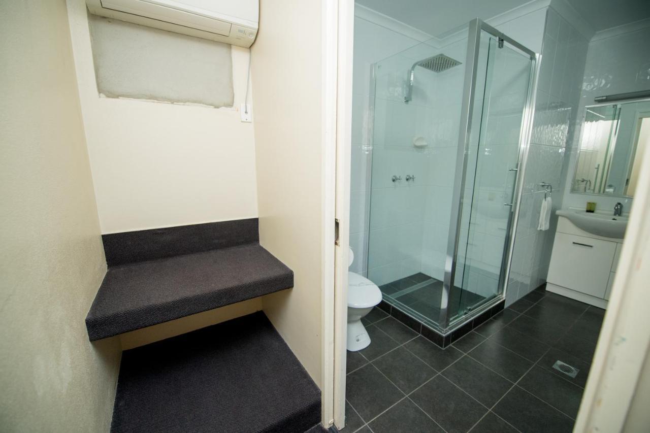 Sarina Motor Inn エクステリア 写真