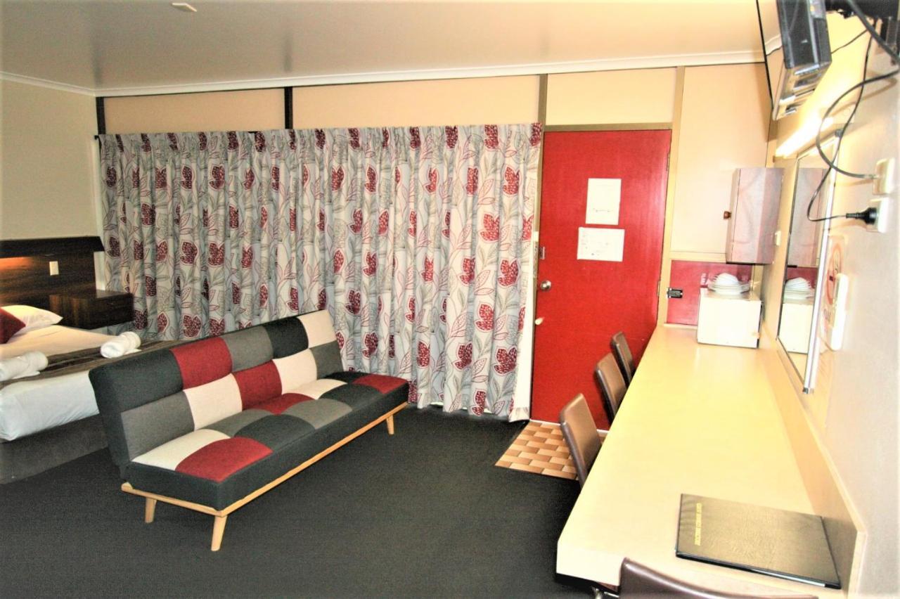 Sarina Motor Inn エクステリア 写真
