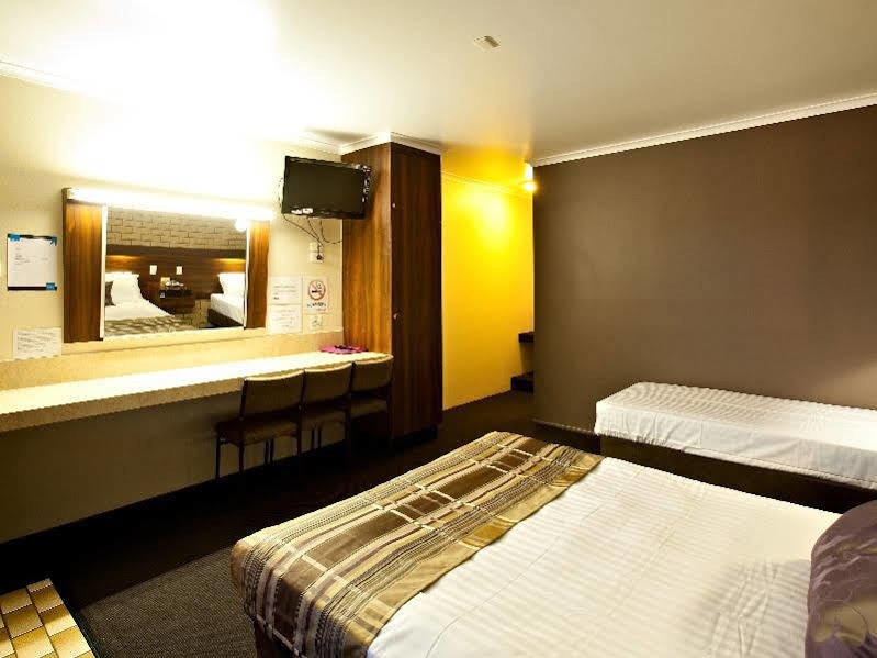Sarina Motor Inn エクステリア 写真