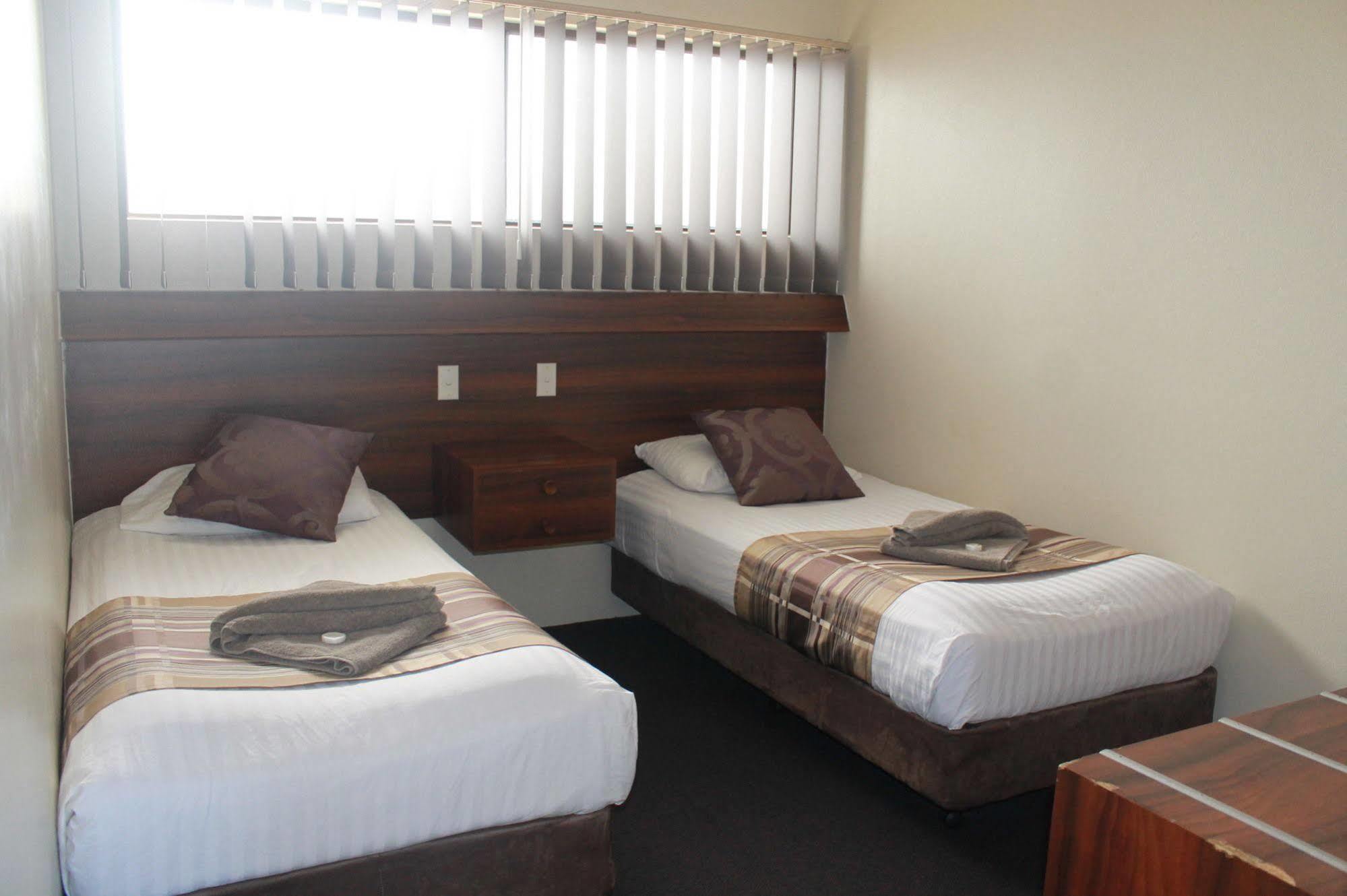 Sarina Motor Inn エクステリア 写真